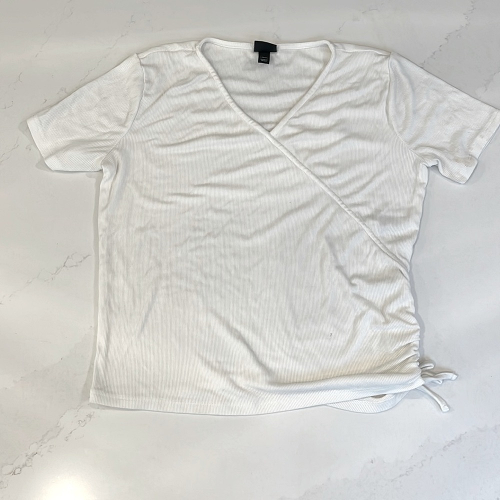 Girls white top, great condition